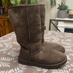 Women’s size 6 tall Ugg boots 5815 chocolate Brown